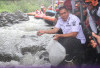 Wako Tebar 6.500 Benih Ikan di Ayek Salak dan Selangis