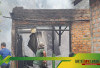 BREAKING NEWS: Rumah Petani di Kelumpang Jaya Ludes Terbakar, Api Diduga Berawal dari Dapur