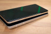 OnePlus 15 Punya Baterai 7.000 mAh dan Layar Flat? Ini Bocoran “Downgrade” yang Justru Bikin Ngiler!