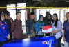 Serahkan Bantuan kepada Korban Kebakaran